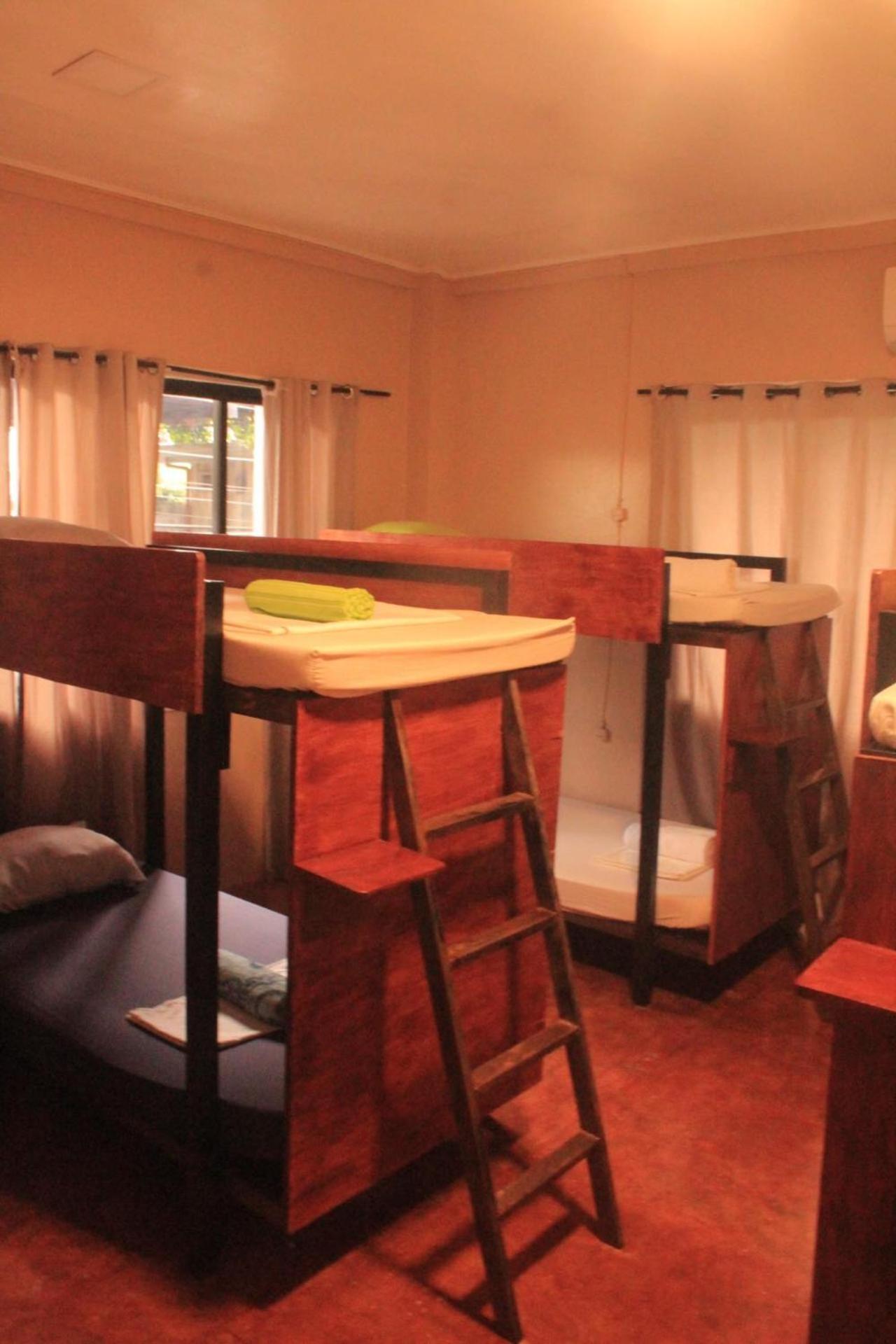 Laguno Hostel And Guest House Moalboal Room photo