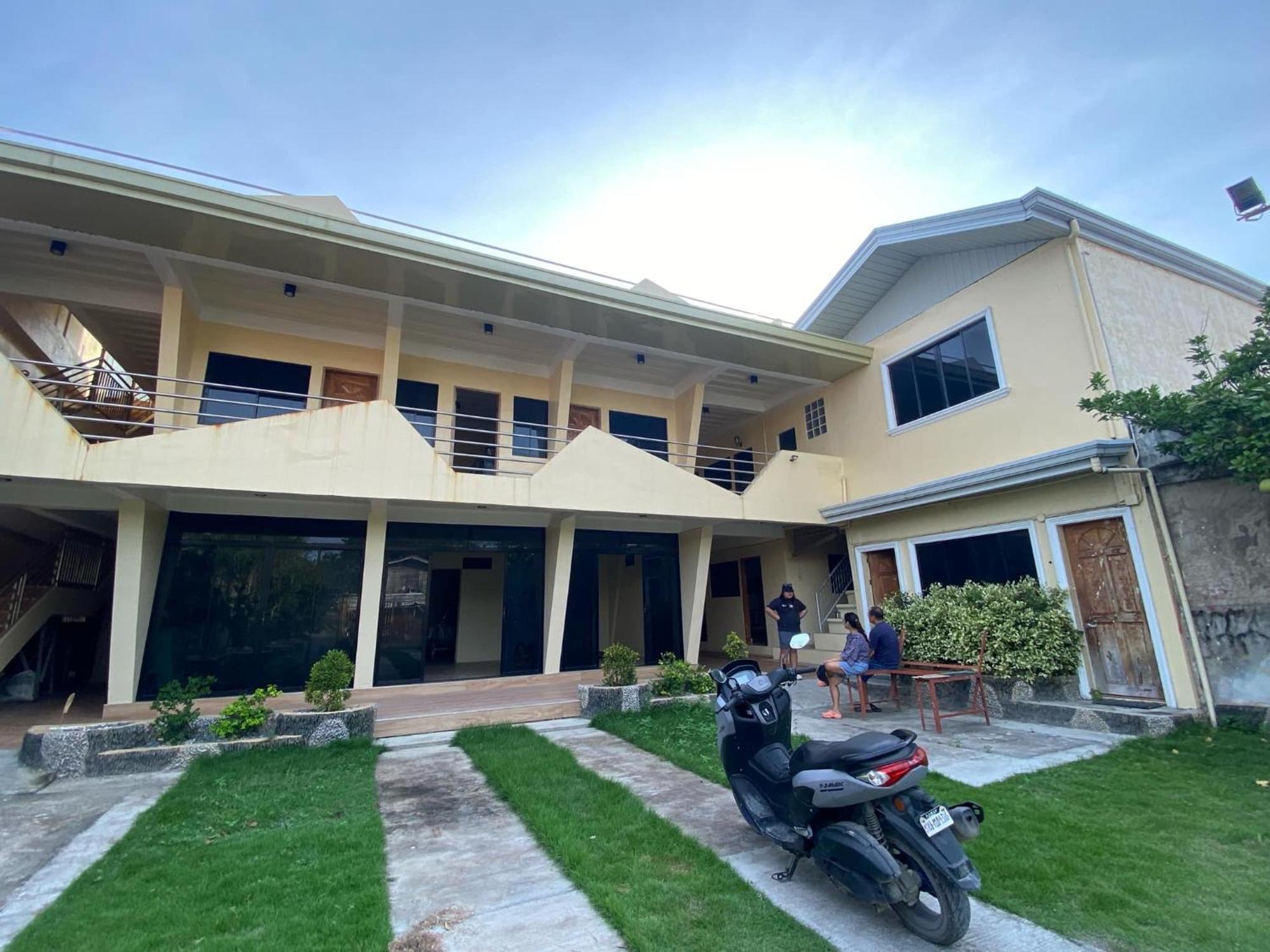 Laguno Hostel And Guest House Moalboal Exterior photo